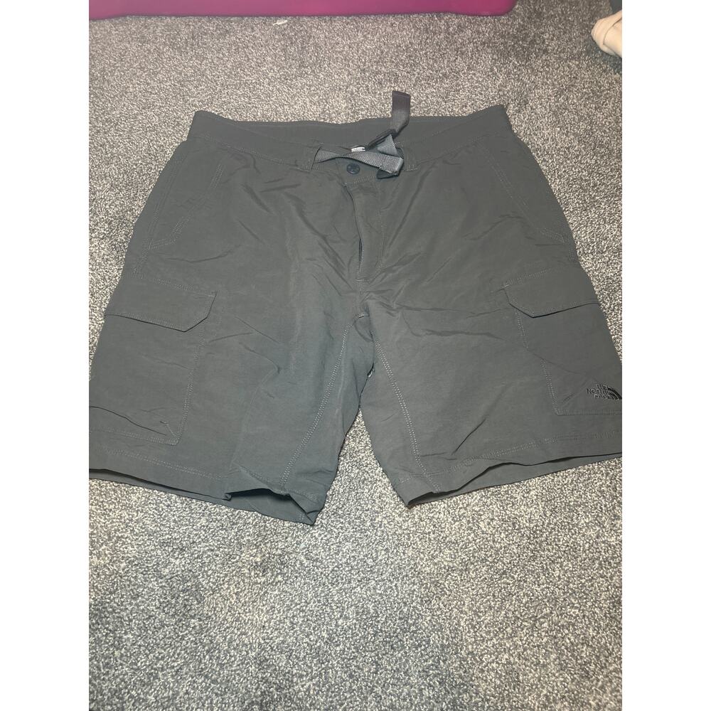 The Northface gray breathable trail cargo shorts with belt size 36